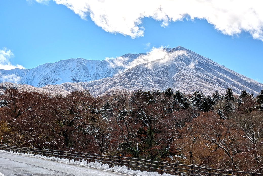 大山初雪　大山博労座駐車場